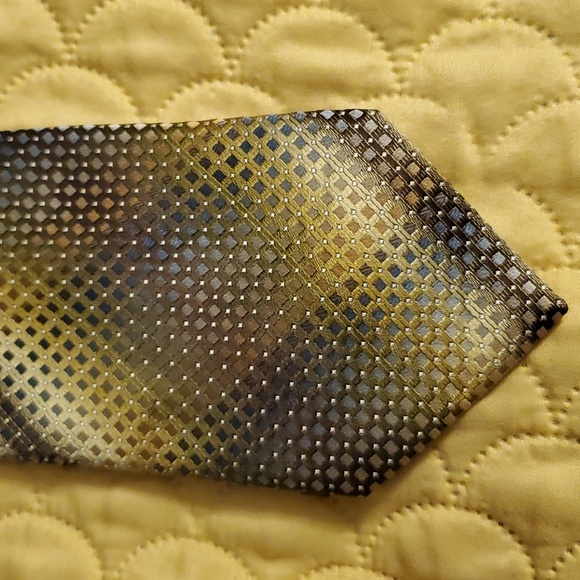 Neck Tie - Picture 1 of 3